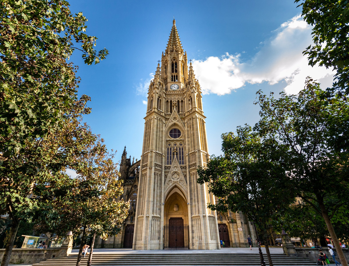 Catedral del Buen Pastor, uno de los imprescindibles de FeelFree en la guía del centro de San Sebastián.