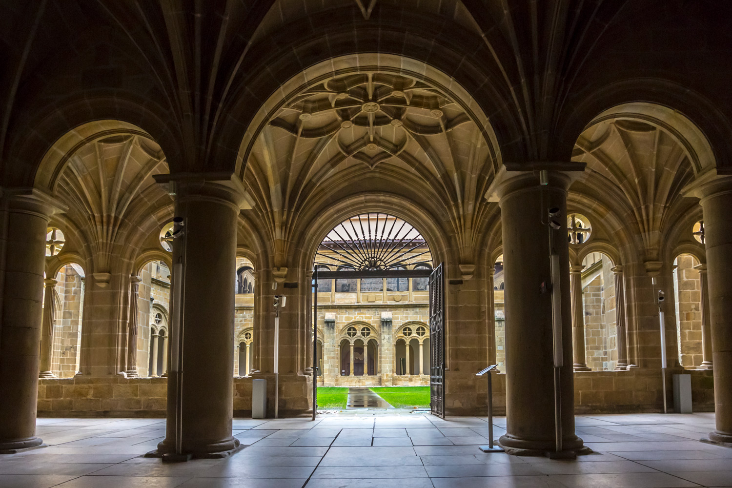 Descuento del 60% en el Museo San Telmo en San Sebastián, para los viajeros de FeelFree STAYS.