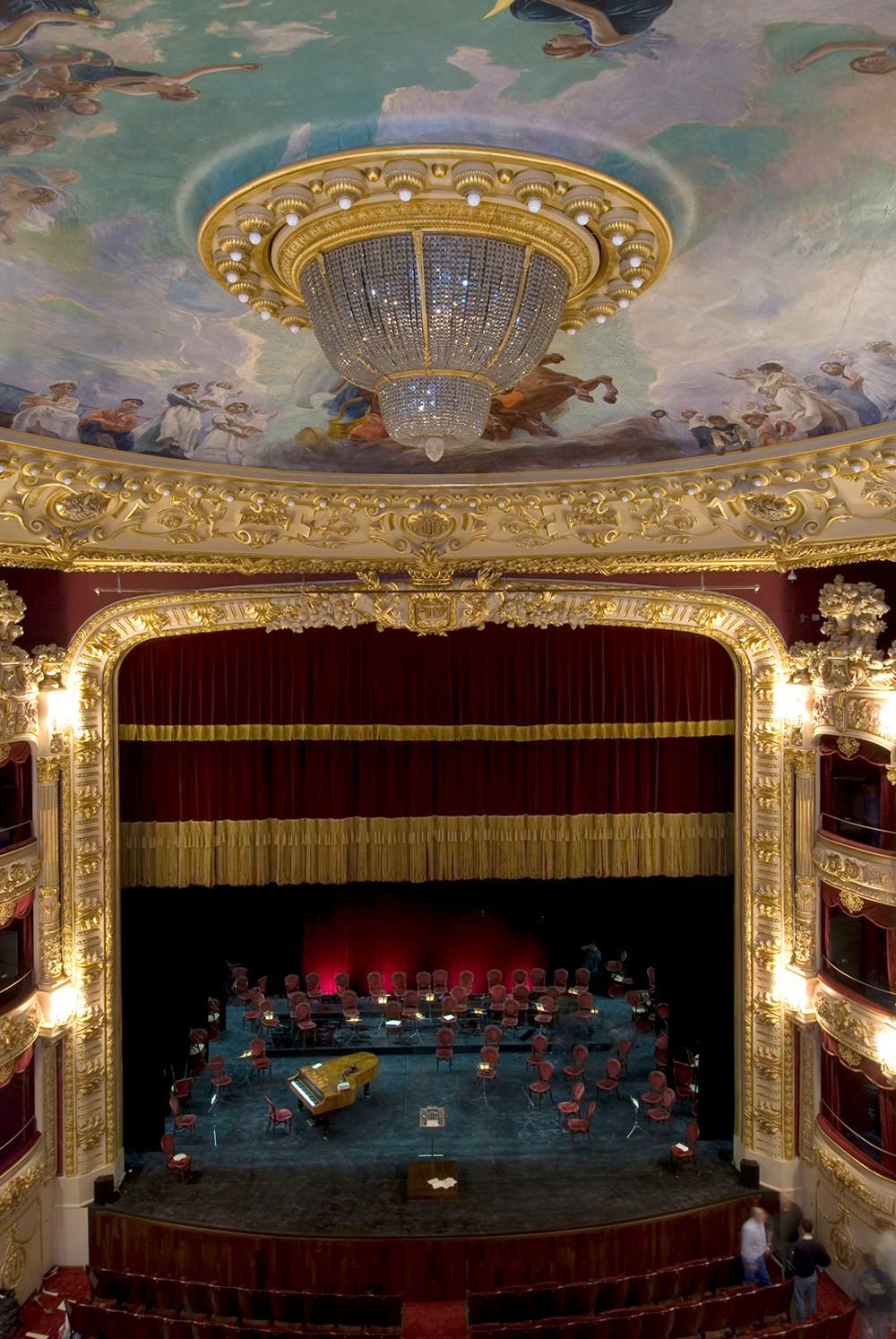 Teatro Victoria Eugenia, uno de los imperdibles en nuestra guía del centro de San Sebastián.