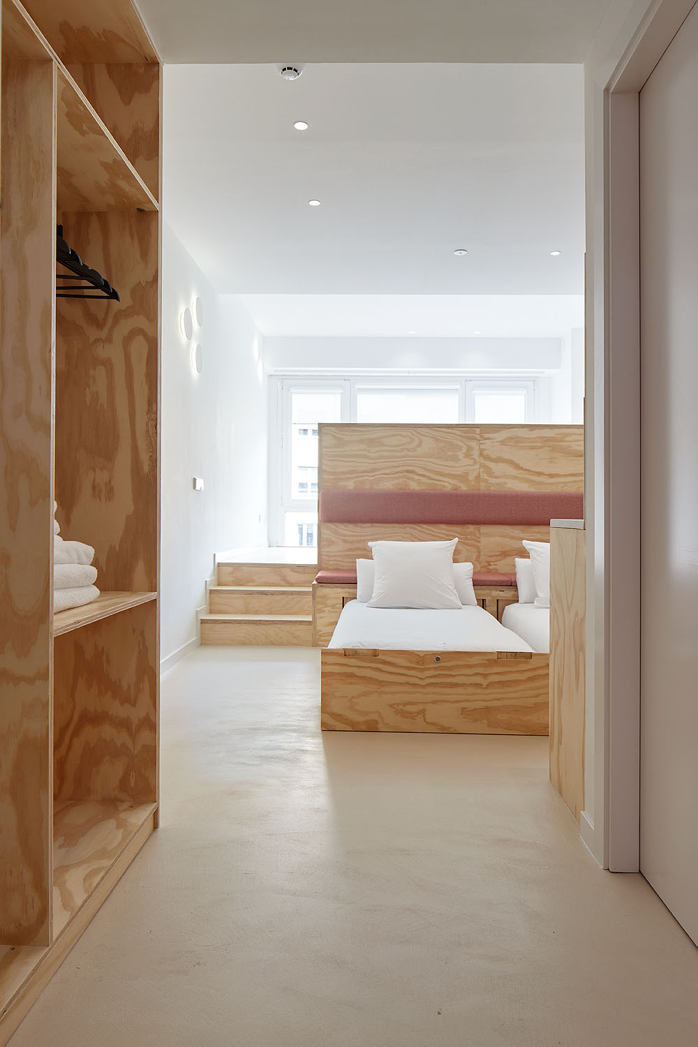 Stay Suite de FeelFree STAYS Antiguo vista desde la entrada, con camas individuales adicionales.