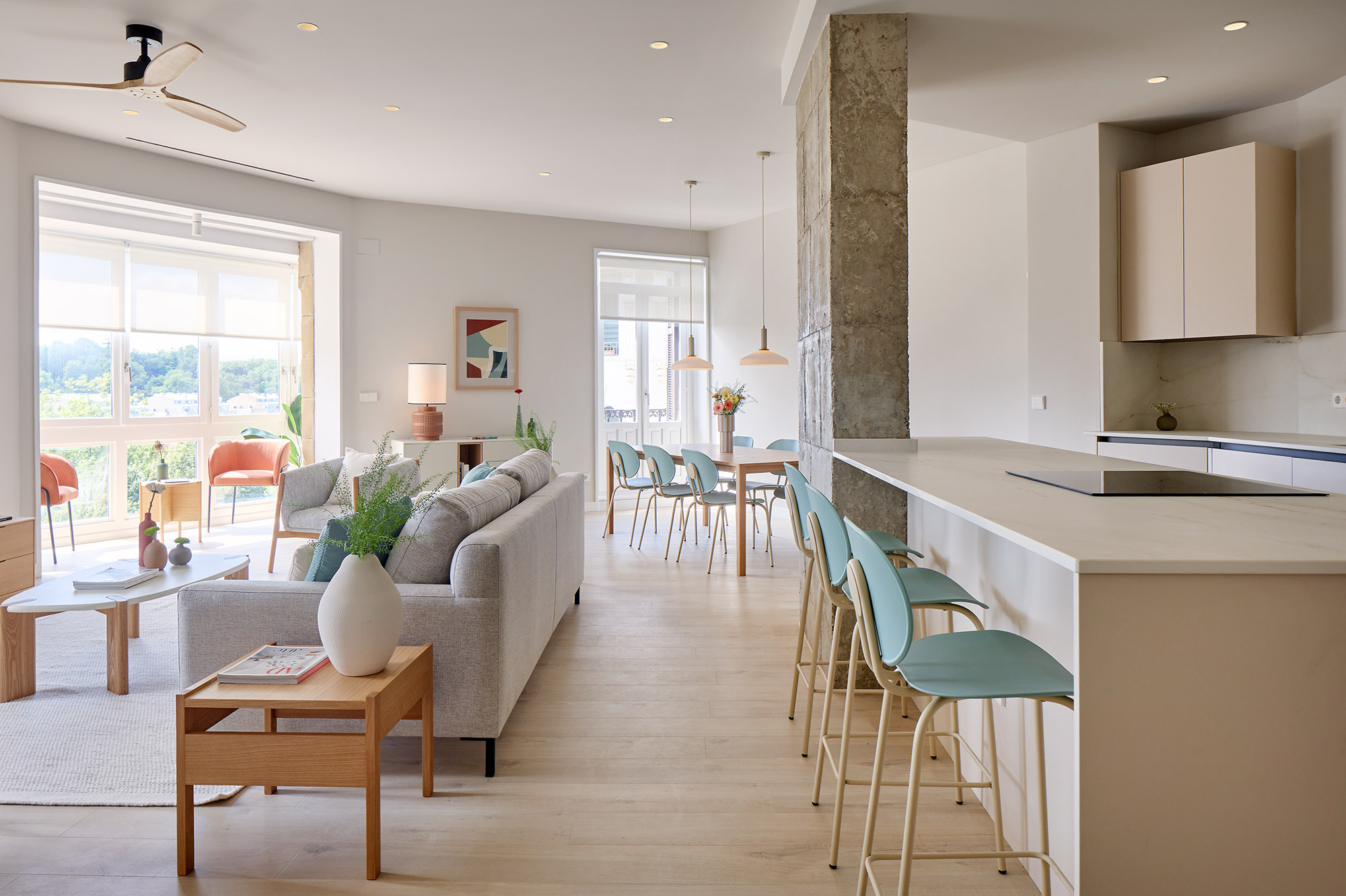Salón del apartamento Urumea de FeelFree RENTALS en San Sebastián.